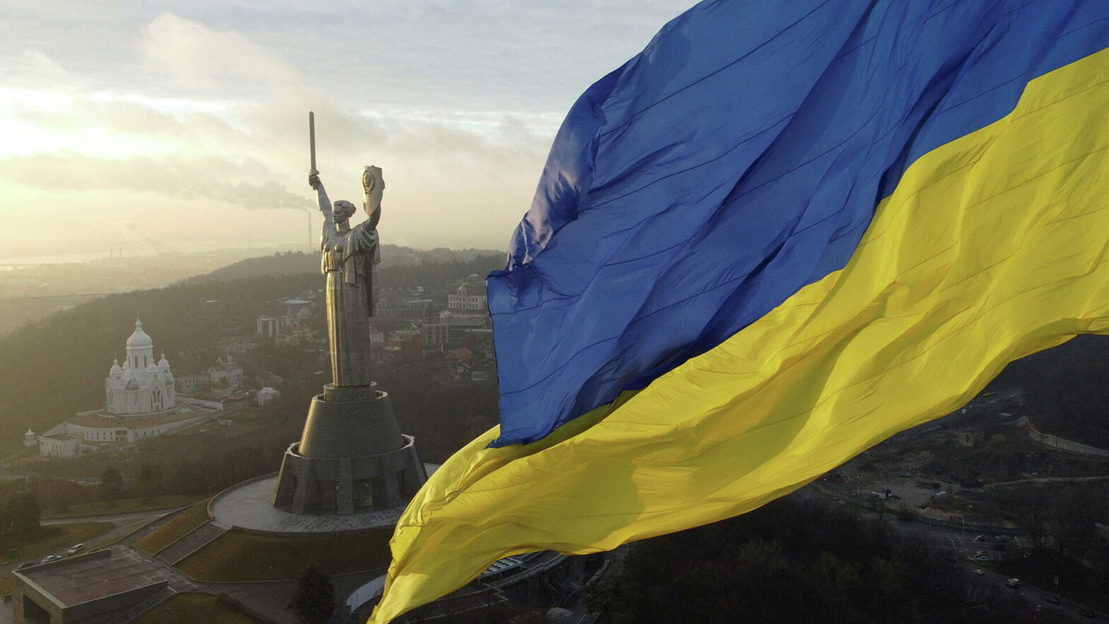Юридична оцінка секторальних санкцій України проти всього фінансового сектору країни-агресора